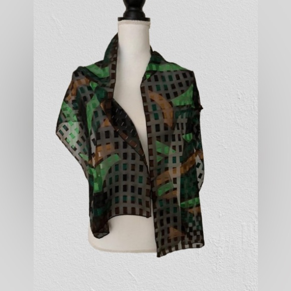 Vtg Lavaren Woman’s Green Polyester Scarf (14x57)